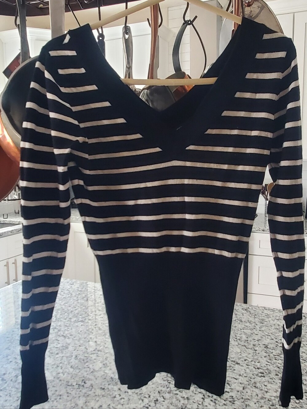 GUESS Jeans Vintage Y2K Black White Knit Striped V Neck Sweater Fitted Size M